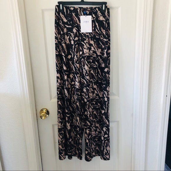 Zara Pants - NWT ZARA army Camouflage print stretch lightweight pants size small